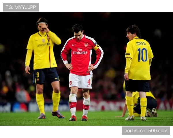 安联球场顶棚灯光秀故障,拜仁对阵阿森纳比赛一度中断十分钟 安联球场顶棚灯光秀故障,拜仁对阵阿森纳比赛一度中断十分钟